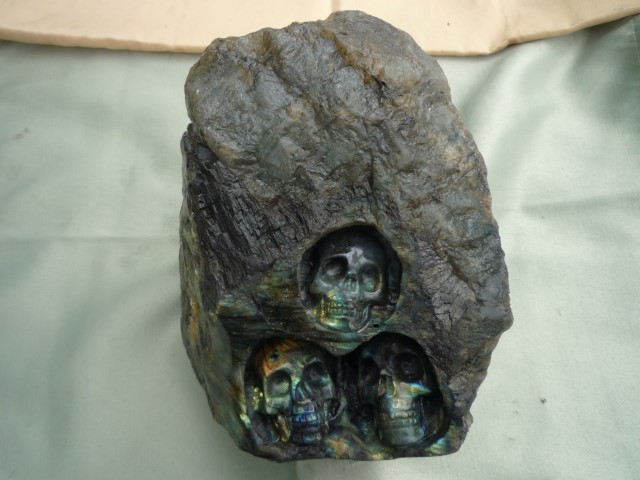 Labradorite carved 3 Crystal Skulls  magic and protection 4184
